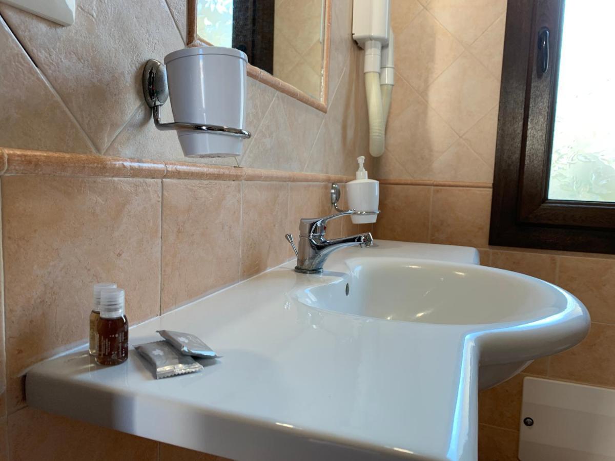 Cort'E Nastasj Hotel Tertenìa Buitenkant foto
