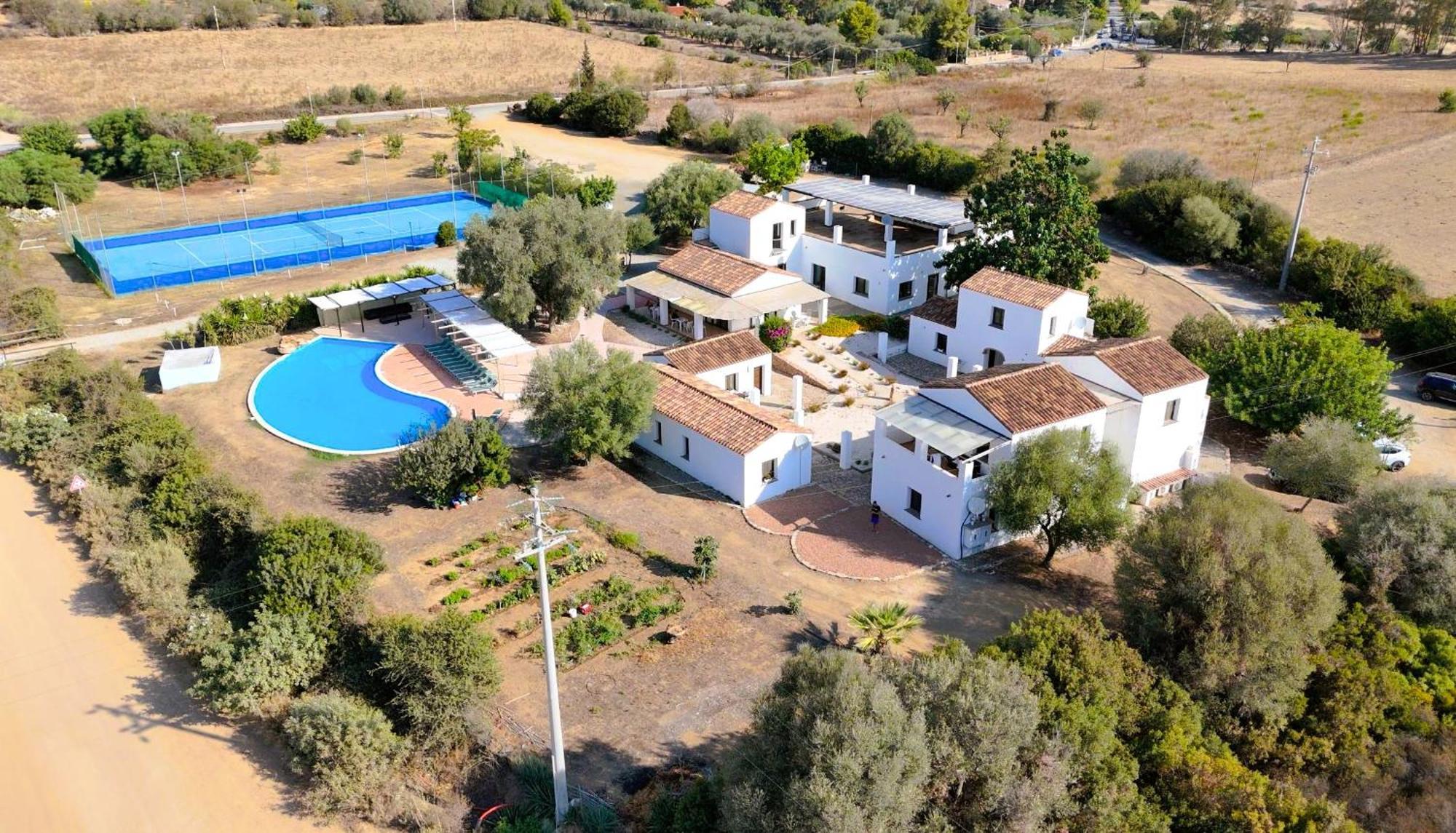 Cort'E Nastasj Hotel Tertenìa Buitenkant foto